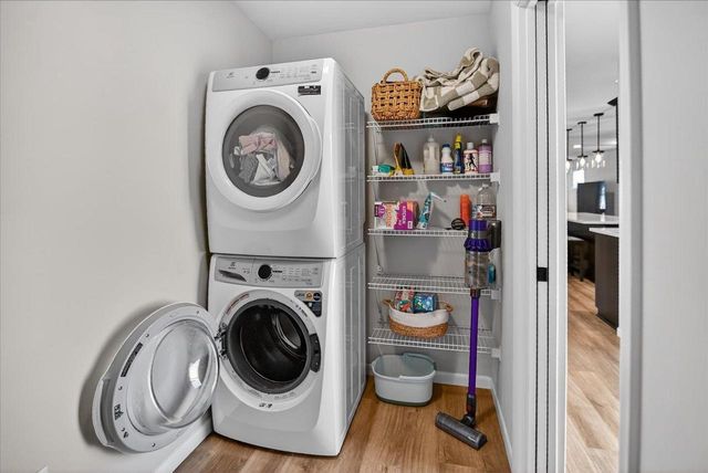 2135 Autumn Lake Parkway, Madison, WI 53718