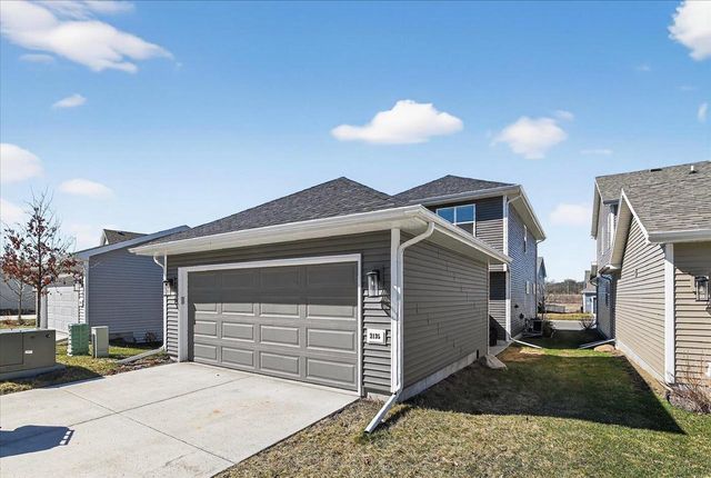 2135 Autumn Lake Parkway, Madison, WI 53718