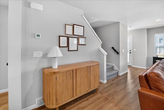 2135 Autumn Lake Parkway, Madison, WI 53718