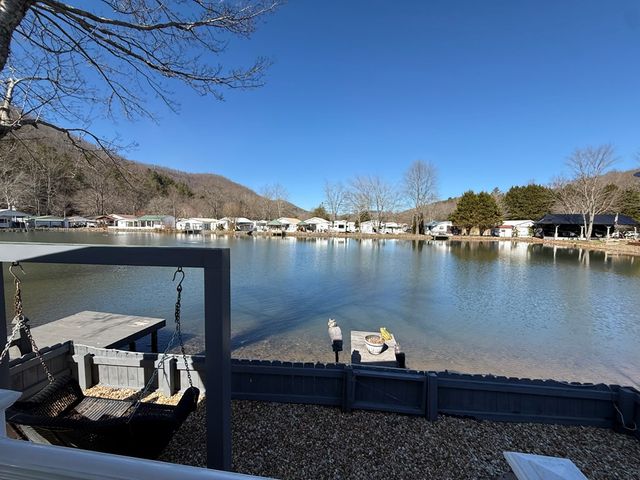 4205 River Bank Run, Hiawassee, GA 30546