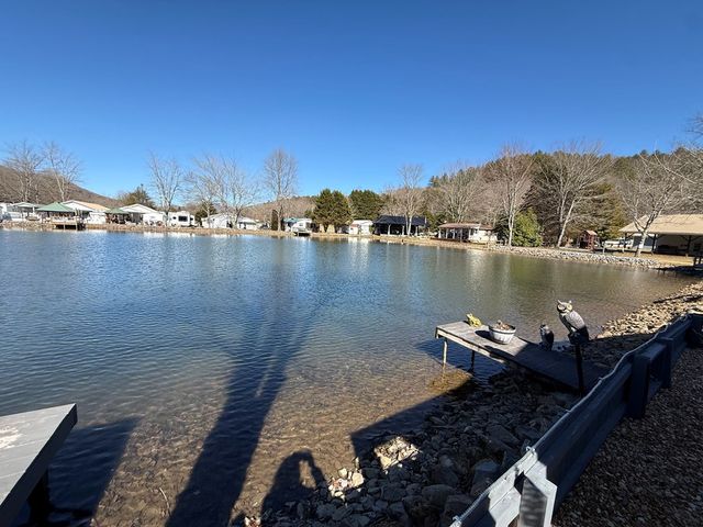 4205 River Bank Run, Hiawassee, GA 30546