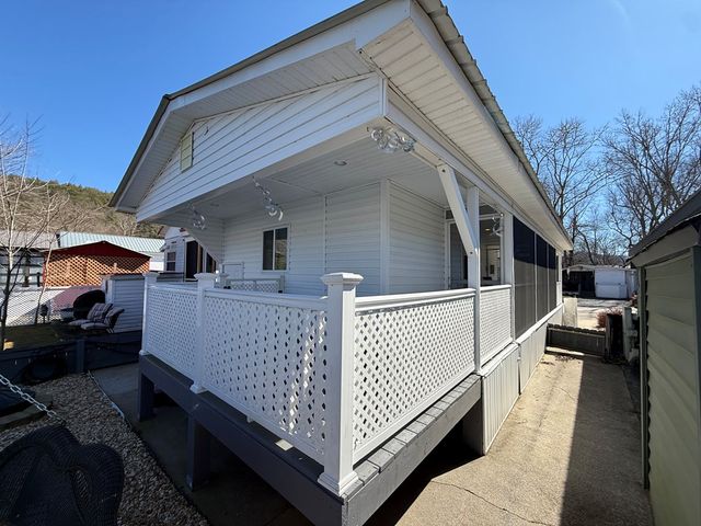 4205 River Bank Run, Hiawassee, GA 30546