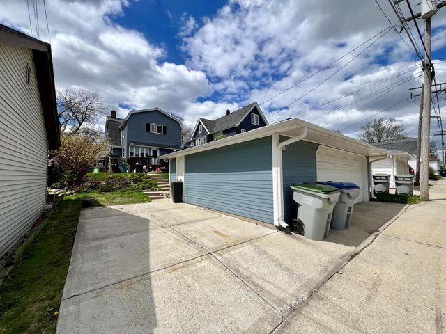 3020 S 48th STREET, Milwaukee, WI 53219