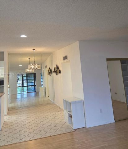 9842 Belfort Cir 214A4, Tamarac, FL 33321