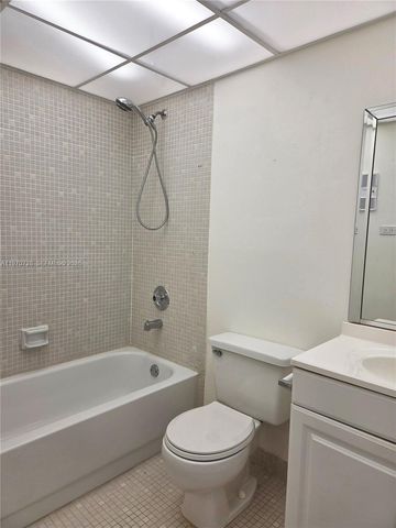 9842 Belfort Cir 214A4, Tamarac, FL 33321