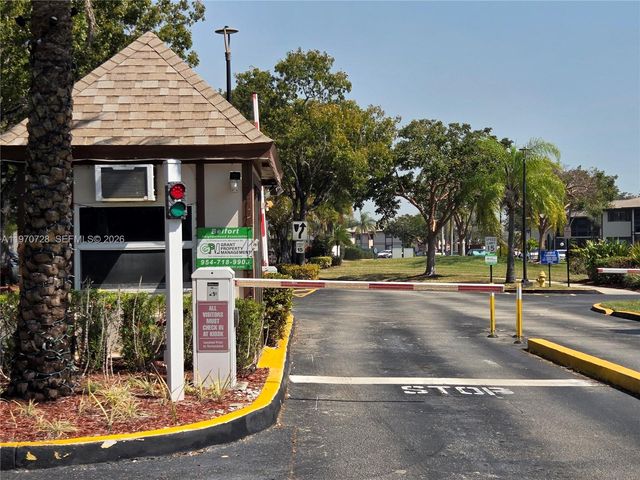 9842 Belfort Cir 214A4, Tamarac, FL 33321