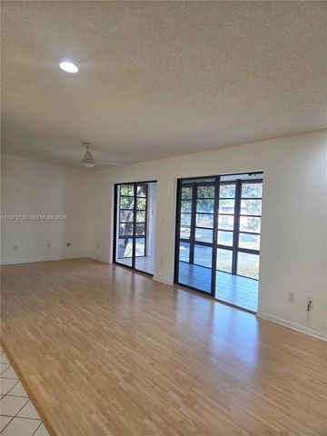 9842 Belfort Cir 214A4, Tamarac, FL 33321