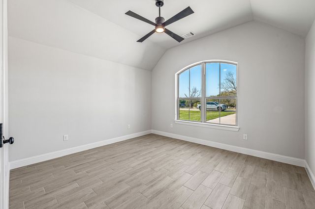 2160 Middlewood Circle, Granbury, TX 76049