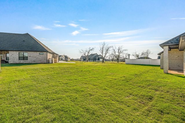 2160 Middlewood Circle, Granbury, TX 76049