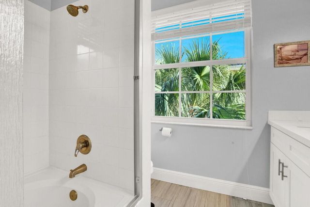 4823 Chancellor Drive 20, Jupiter, FL 33458