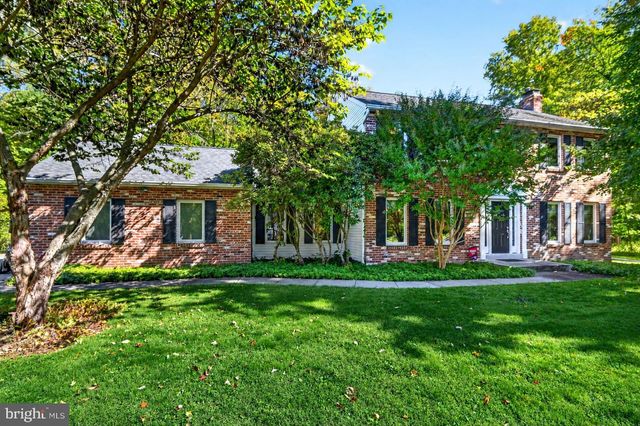 9 LOCKE CT, Ewing, NJ 08628