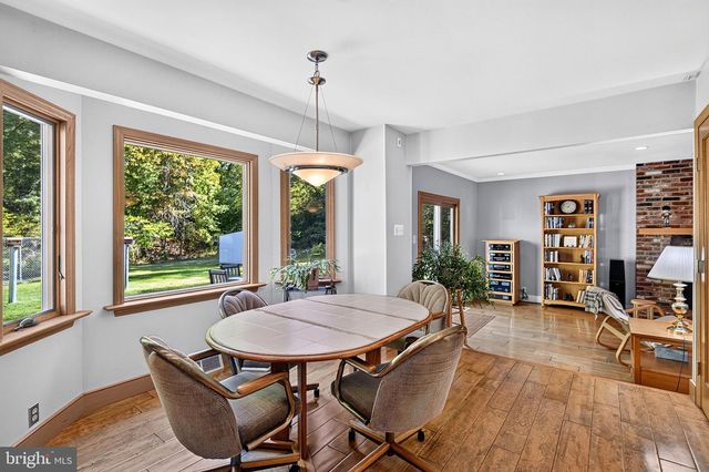 9 LOCKE CT, Ewing, NJ 08628