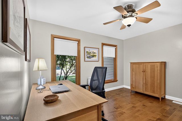 9 LOCKE CT, Ewing, NJ 08628