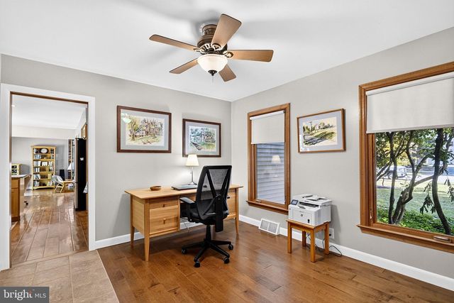 9 LOCKE CT, Ewing, NJ 08628