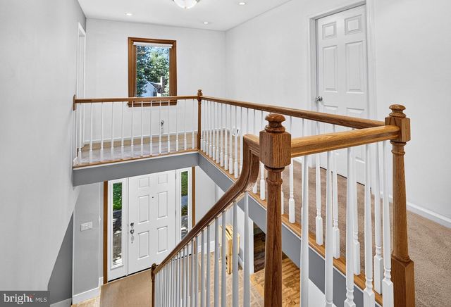 9 LOCKE CT, Ewing, NJ 08628