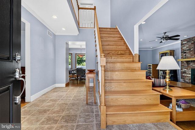 9 LOCKE CT, Ewing, NJ 08628