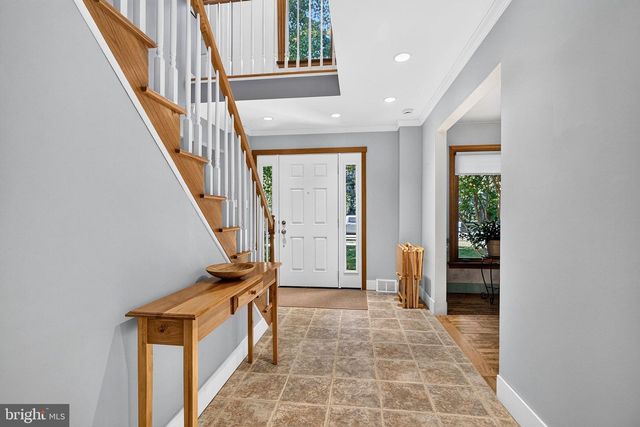 9 LOCKE CT, Ewing, NJ 08628
