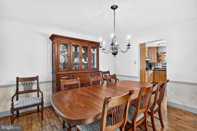 9 LOCKE CT, Ewing, NJ 08628