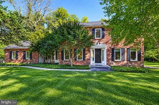 9 LOCKE CT, Ewing, NJ 08628