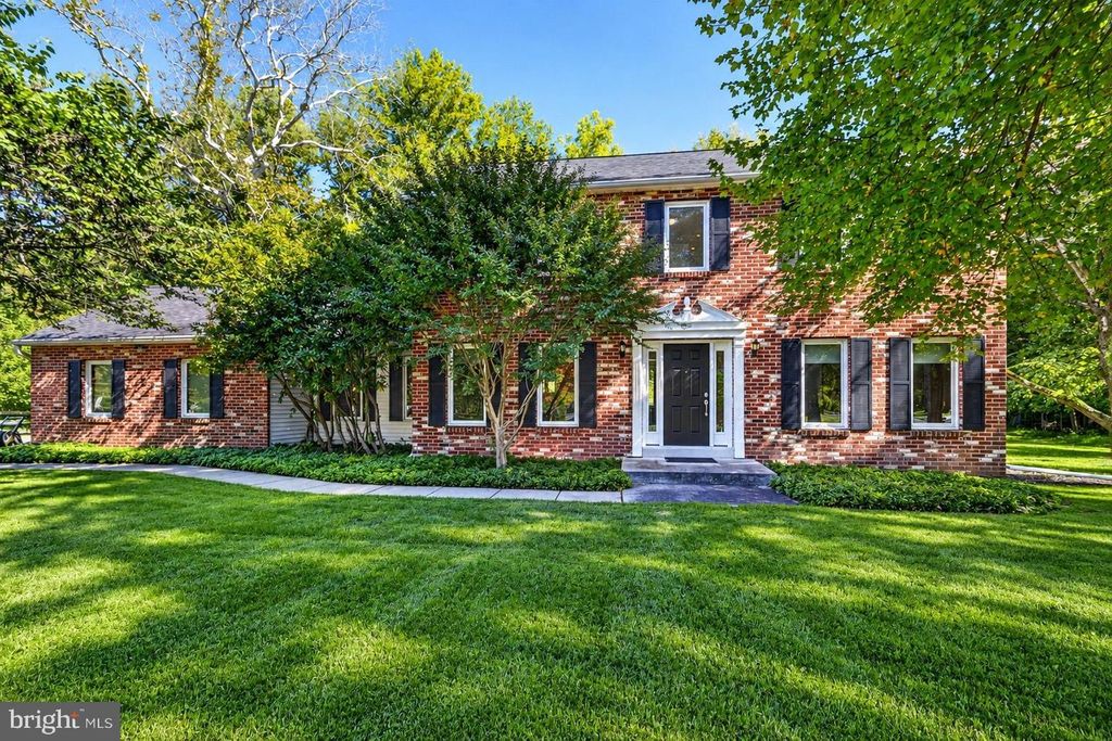 9 LOCKE CT, Ewing, NJ 08628