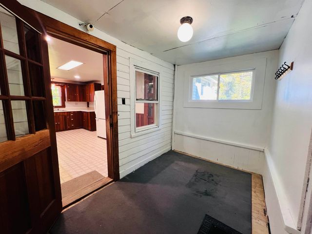 21 Ledge Road, Lyndon, VT 05851