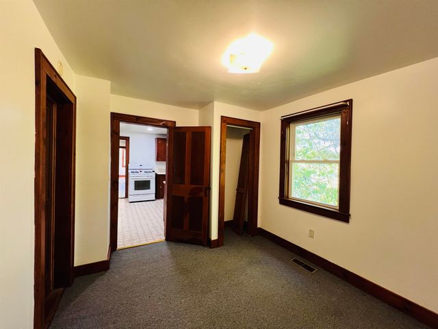 21 Ledge Road, Lyndon, VT 05851