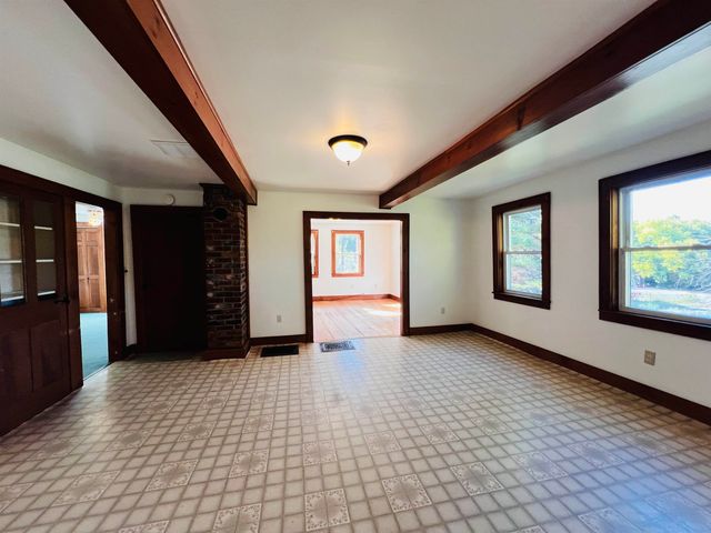 21 Ledge Road, Lyndon, VT 05851