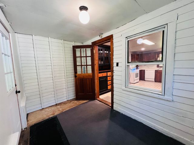 21 Ledge Road, Lyndon, VT 05851