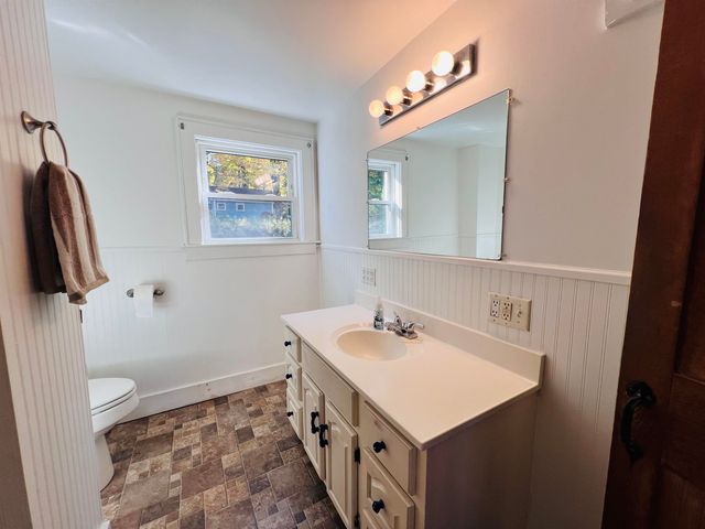 21 Ledge Road, Lyndon, VT 05851