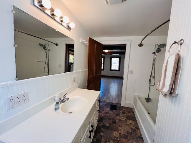 21 Ledge Road, Lyndon, VT 05851