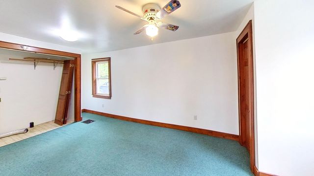 21 Ledge Road, Lyndon, VT 05851