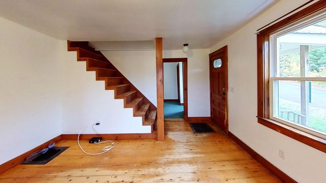 21 Ledge Road, Lyndon, VT 05851