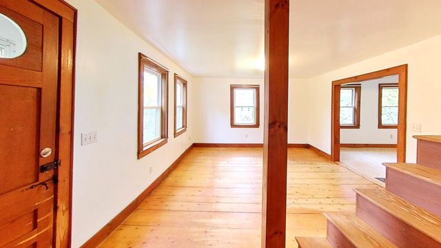 21 Ledge Road, Lyndon, VT 05851