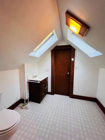 21 Ledge Road, Lyndon, VT 05851