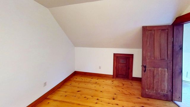 21 Ledge Road, Lyndon, VT 05851