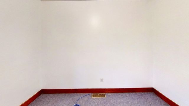 21 Ledge Road, Lyndon, VT 05851