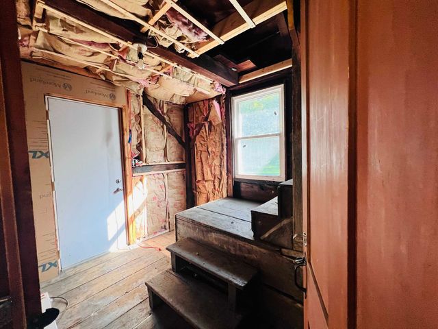 21 Ledge Road, Lyndon, VT 05851