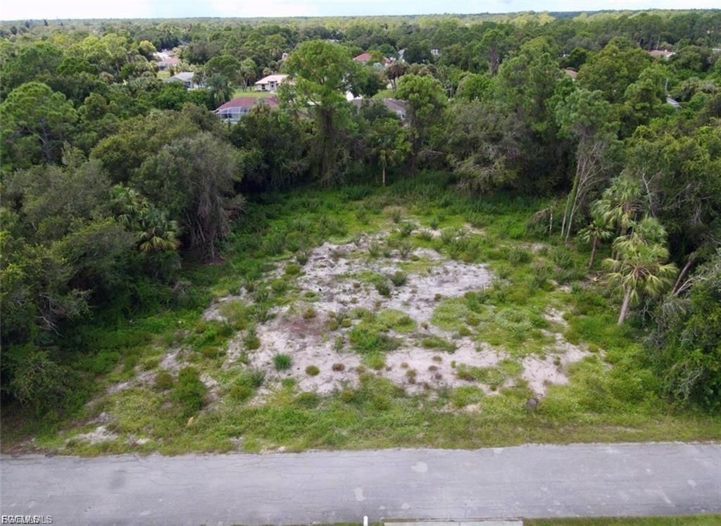 617 Columbus AVE, LEHIGH ACRES, FL 33972 — exterior