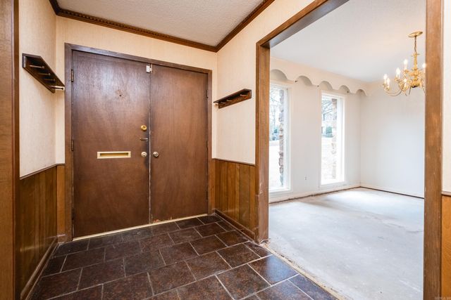 11 Crownpoint Road, Little Rock, AR 72227