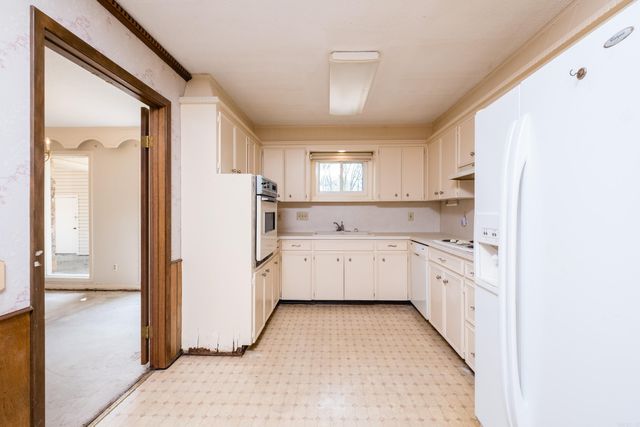 11 Crownpoint Road, Little Rock, AR 72227