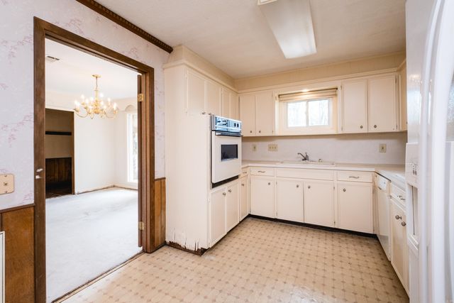 11 Crownpoint Road, Little Rock, AR 72227