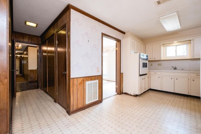 11 Crownpoint Road, Little Rock, AR 72227