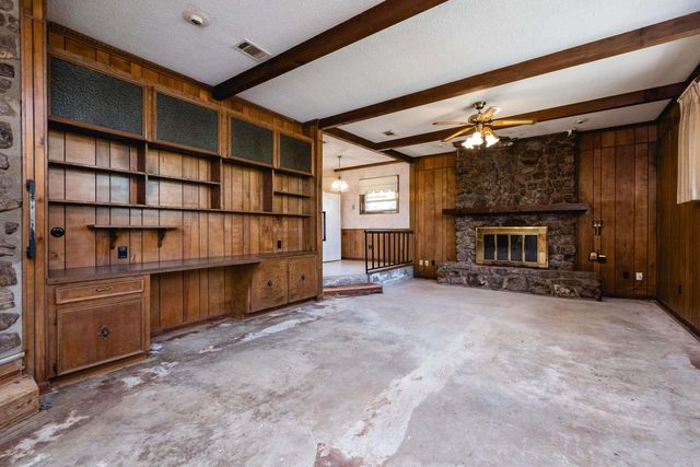 11 Crownpoint Road, Little Rock, AR 72227