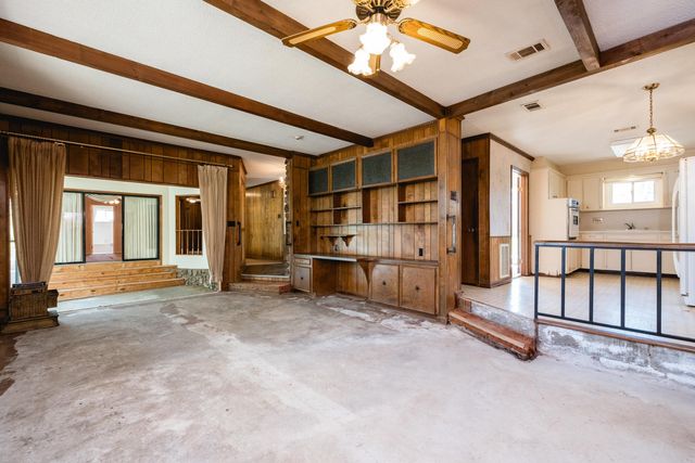 11 Crownpoint Road, Little Rock, AR 72227