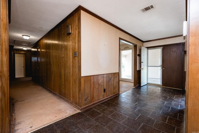 11 Crownpoint Road, Little Rock, AR 72227