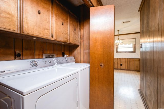 11 Crownpoint Road, Little Rock, AR 72227