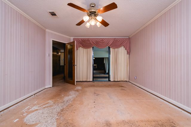 11 Crownpoint Road, Little Rock, AR 72227