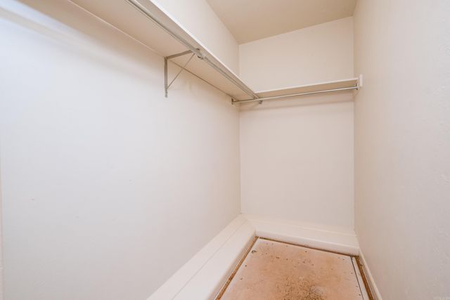 11 Crownpoint Road, Little Rock, AR 72227