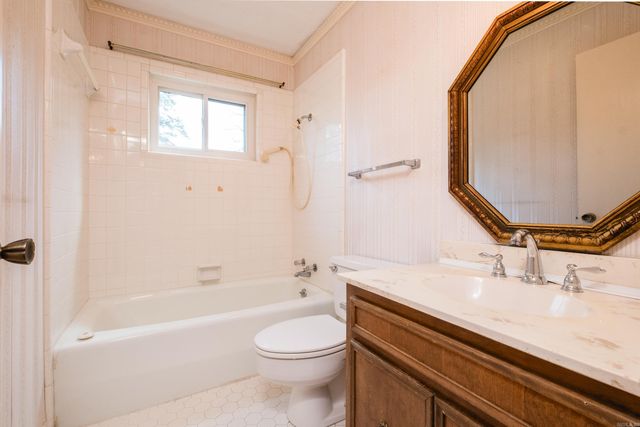 11 Crownpoint Road, Little Rock, AR 72227