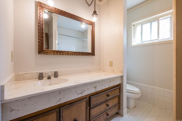 11 Crownpoint Road, Little Rock, AR 72227